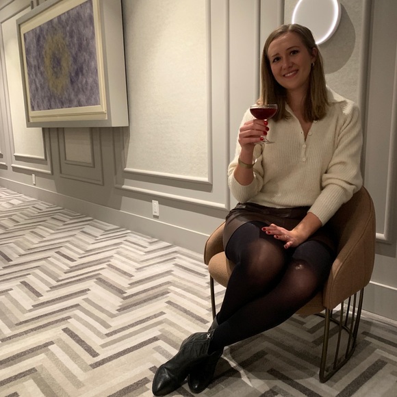 Meet your Posher, Joanna - Picture 3 of 5